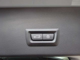 お車の車検や板金等も自社整備工場にて対応致しますので、ご安心下さい。お客様からのご来店、ご連絡をスタッフ一同心よりお待ちしております。