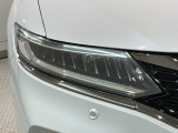 LEDヘッドライトは、点灯の瞬間から最大光量を発揮し、突然暗くなるトンネルなどでの安定感を高めます。