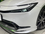 【LEDヘッドライト】悪天候や夜間走行時も良好な視界を確保し安心して運転できる高輝度LEDヘッドライトを装備!点灯速度が早く、消費電力も抑えられています。