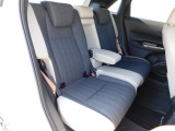 リアシートの画像です!中古車にも純正用品のお取付が可能です!社外の用品もお安くお取付いたします!持ち込みでの取付もご相談ください。