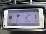 『1台』のお車に対して、3名体制で日々議論を重ね仕入れを行っております。