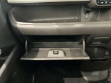 収納スペースもたくさん有ります☆車検証や小物類などすっきり収納♪
