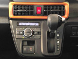 温度を設定すれば、自動で車内の温度管理をしてくれる優れものです♪ATミッションで運転楽々
