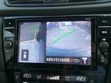 【アラウンドビューモニター】空から見下ろした映像がナビ画面にて確認可能です。駐車もラクラクですよ♪
