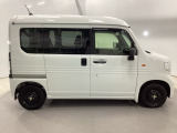スライドドアなら狭い駐車場でもドアをぶつける心配がありません。ステップが低く乗り降りもしやすいです。