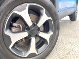 ●純正17インチアルミホイール:輸入車ならではの卓越した走りを支えるホイールと足回りです!日本車の走りに慣れている方にもぜひ体感して頂きたいほど、高いレベルでまとまっています!