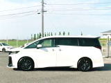 お車に関するご相談はお気軽に店舗スタッフにお問合せ下さい♪豊富な商品知識を備えたスタッフが些細なご相談でも対応いたします♪