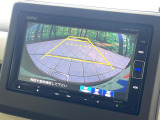 【バックカメラ】駐車時に後方がリアルタイム映像で確認できます。大型商業施設や立体駐車場での駐車時や、夜間のバック時に大活躍!運転スキルに関わらず、今や必須となった装備のひとつです!