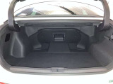 開口部の広いラゲージスペースは、ゴルフバックなどの荷物もラクラク積み込めます。