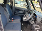 運転席も広々、ドライブも楽しめますね♪実際お座りいただくのが、分かりやすいと思います。お気軽にご来店ください!