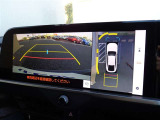 バックモニター、パノラミックビューモニター搭載車!目視しづらいクルマの周囲をぐるりと見渡せ、しっかり確認ができます。