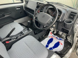 運転席には小物入れもたくさん♪
