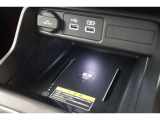 ワイヤレス充電搭載!対応した機器を置くだけで充電することが可能です!