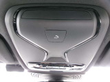 SOSコール装備です。緊急時は遠慮なく押してください。BMWメーカーエマージェンシーに直結致します。