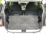 普段のお買い物や通勤、送迎等に十分な荷室スペースを確保しております。セカンドシートを倒すと、大きな荷物の積載も可能です♪