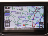 ナビ付きですので初めての場所や遠出に大活躍!Bluetoothでお使いのスマートフォンやミュージックプレイヤー接続することで音楽の再生もできます!!またフルセグ(ワンセグ)でのテレビの視聴も可能!