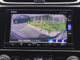 バックモニター付きで、車庫入れやバック時の後方確認をしっかりサポート。モニターに映し出される映像で死角も確認しやすく、狭い場所での駐車や後退時の操作をより安心して行えます。