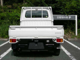 日々のメンテナンスや法定点検・整備・車検もお任せ下さい。整備士がしっかりと点検整備を行います。