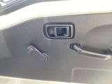 運転席側窓操作部になります。