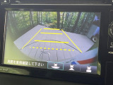 【バックカメラ】駐車時に後方がリアルタイム映像で確認できます。大型商業施設や立体駐車場での駐車時や、夜間のバック時に大活躍!運転スキルに関わらず、今や必須となった装備のひとつです!