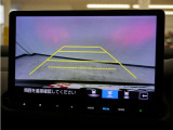 バックカメラ搭載です!車庫入れが苦手な人はもちろん、車両感覚に自信がある人にもお勧めです!見えない箇所が見えるようになるので、低い障害物や隠れてしまっている子供の存在等にも気付く事が出来ます。