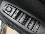 全席オートパワーウィンドウ☆窓の全閉全開が自動で出来るので便利ですよ♪