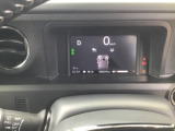 低速時にはメーター内にフロントタイヤの向きも表示されます。