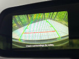 【バックカメラ】駐車時に後方がリアルタイム映像で確認できます。大型商業施設や立体駐車場での駐車時や、夜間のバック時に大活躍!運転スキルに関わらず、今や必須となった装備のひとつです!