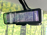 【デジタルインナーミラー】後席の大きな荷物や同乗者で後方が確認しづらい時でも安心!カメラが撮影した車両後方の映像をルームミラー内に表示。クリアな視界で状況の確認が可能です!