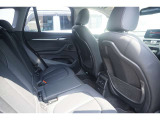 後席室内空間も快適に過ごせるようレイアウトされております☆お問合せ(無料ダイヤル)0078-6002-613077迄お待ちしております。大阪府吹田市芳野町5-55 営業時間10:00〜18:00