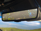 【デジタルインナーミラー】カメラが撮影した車両後方の映像をルームミラー内に表示。クリアな視界で状況の確認が可能です!※ドラレコ機能ご利用には別途SDカードをご用意いただく場合があります。