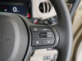【ACC〈アダプティブ・クルーズ・コントロール〉】予め設定した車速内でクルマが自動的に加減速。前走車との適切な車間距離を維持しながら追従走行しドライバーの運転負荷を軽減します。