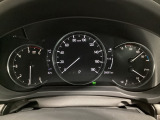 視界の整理やメーター周りの情報配置もシンプルで、運転中に余計なストレスを感じにくい点は大人向けの装飾と言えます♪