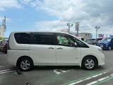 運転席側からの写真です。両側共手動式スライドドア。素早い開閉が可能です