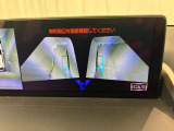 サイドカメラモニター付きです。死角になる車の左側下部をモニターに映し出してくれます。
