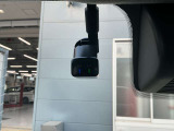 日産オリジナル前後ドライブレコーダーです。後方撮影もできるのであおり運転や追突事故への対策になります。設定・画像の再生などをスマートフォンのアプリから簡単に操作が行えます。