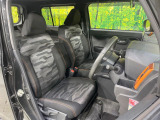運転席シート廻りは使用感も少なく、良好な状態となっています。前オーナー様が丁寧に使っていたことがよくわかりますね。