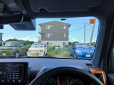 ドライバー目線です!運転席に座るとこんな感じです☆