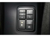 ■シートヒーター■ボタンひとつでシートがホカホカ。寒い冬でも快適にドライブ!