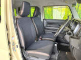 運転席シート廻りは使用感も少なく、良好な状態となっています。前オーナー様が丁寧に使っていたことがよくわかりますね。