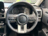 【純正革巻きステアリング】上質な革を使用することで、手にしっかり馴染みとても運転しやすいハンドルです♪