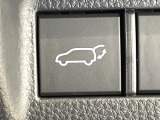 【パワーバックドア】スマートキーや運転席のボタンを押すだけでリアゲートが自動で開閉します!荷物を持っている時や、高い位置にあるバックドアを閉める際に便利な機能です♪