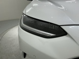 LEDヘッドライトは、点灯の瞬間から最大光量を発揮し、突然暗くなるトンネルなどでの安定感を高めます。