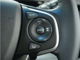 ◆アダプティブクルーズコントロール◆予め設定した車速内でクルマが自動的に加減速。前走車との適切な車間距離を維持しながら追従走行します。【LKAS】車線維持支援システムでステアリング操作を支援。