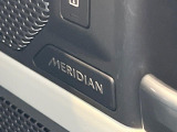 ●MERIDIANサウンドシステム:モデル毎に最適な調整が施された、ハイエンドサウンドシステムです。通常のスピーカーと比較しても音の広がりが感じられます。是非ご来店の上ご体感ください。