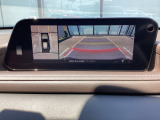 狭い場所での駐車やすれ違いなどでより的確な運転操作に役立つ360&deg;ビューモニターが装備されています。
