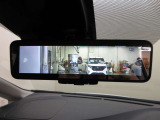 スマートルームミラー付きで後部座席に乗車してても後方がしっかり見れます