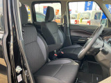 運転しやすいゆったり空間♪前席&hArr;後席の移動がしやすい【センターウォークスルー】です。