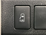 【パワースライドドア】スマートキーや運転席のスイッチでスライドドアの開閉が可能♪電動だから力を入れてドアを開ける必要が無く、小さいお子様でも、重い荷物を持っている時もラクに開け閉めできます♪