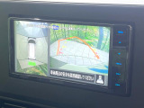 【マルチテレインモニター】車のフロントやサイドのカメラ画像を同時にモニター表示することで、悪路や狭い道を走行時でも周囲の状況確認ができ安心!本格SUVにうれしい装備です♪